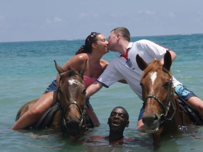 Hilarious Vacation Photo Fails