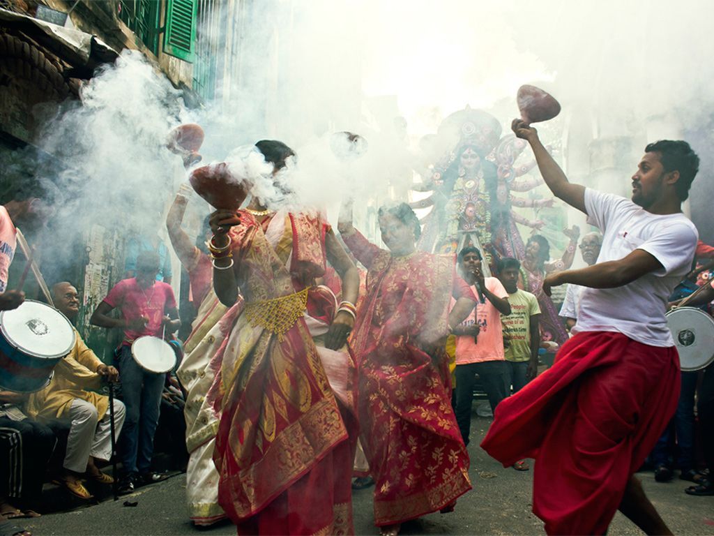 Dhunuchi Naach Pictures