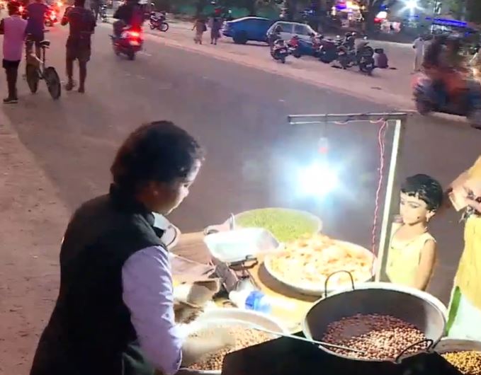 Kerala Class 12 student sells peanuts after school