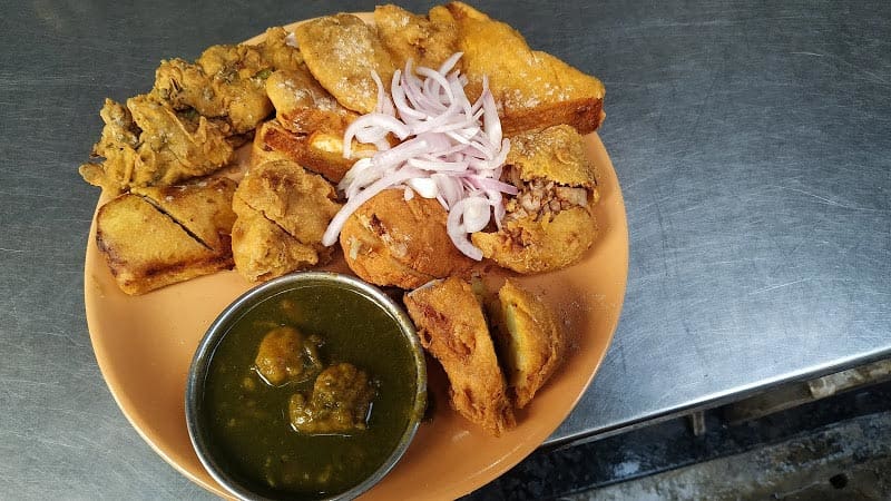 Best Winter Dishes to Eat in Delhi in Hindi 