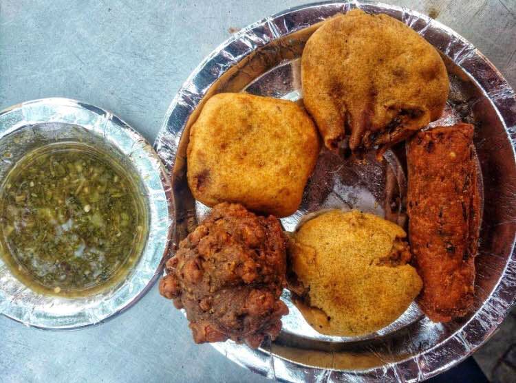 Khandani Pakodewala