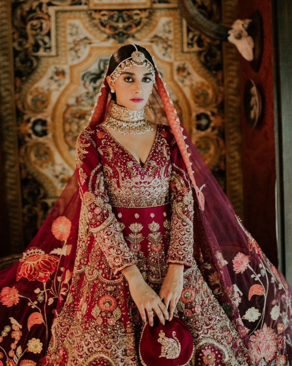 Style Hacks Will Keep Bride Warm in Winter Wedding in Hindi