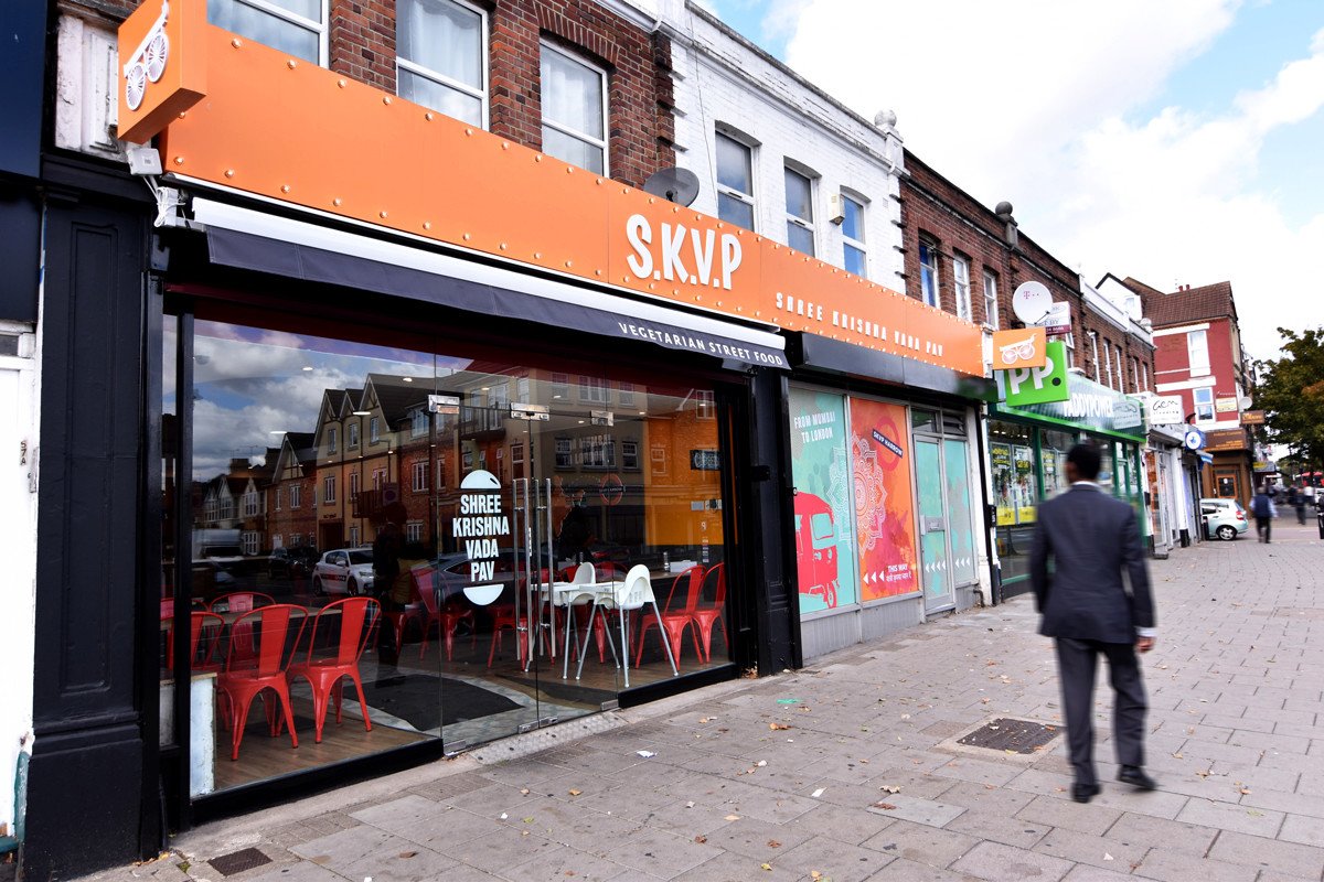 Mumbai Friends sells vada pao in London