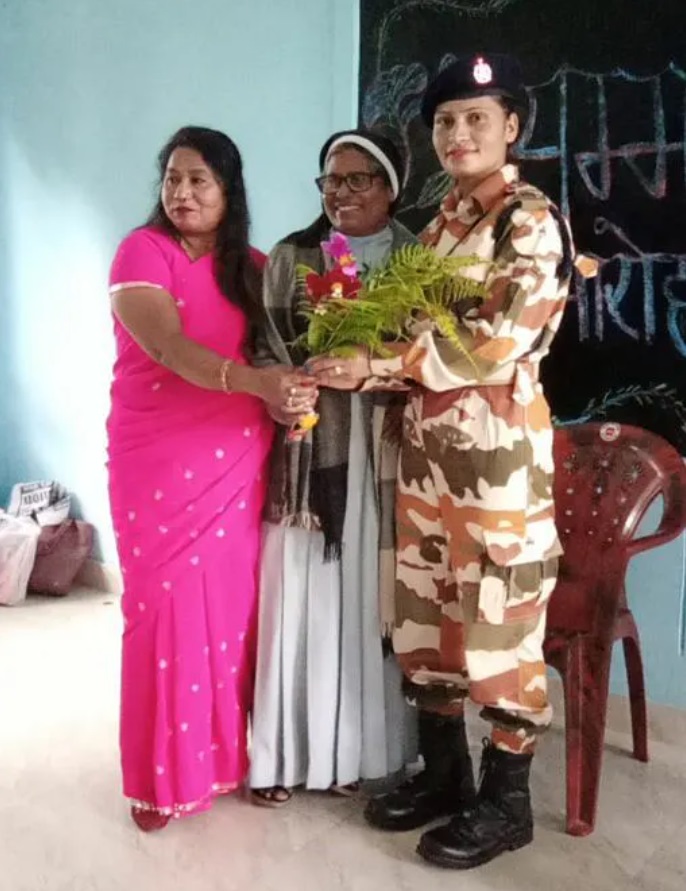 First ITBP Female Constable of Uttarakhand in Hindi 

