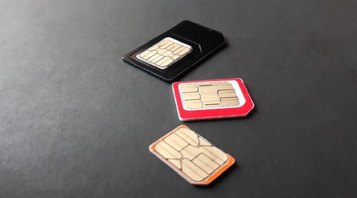 क्या आपने कभी सोचा कि SIM Cards कोने से कटे हुए क्यों होते हैं?