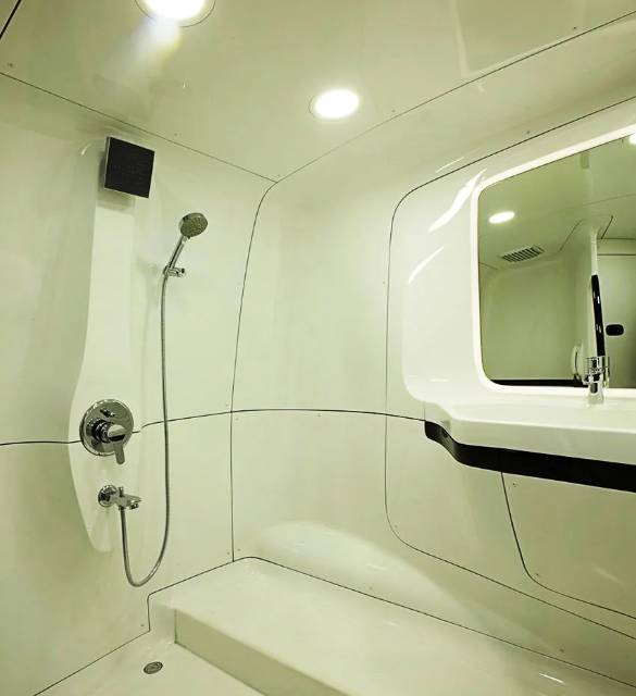 shahrukh khan vanity van