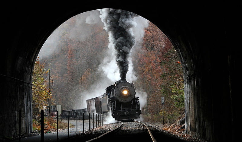 tunnel train