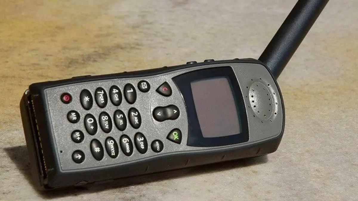 what-is-satellite-phone