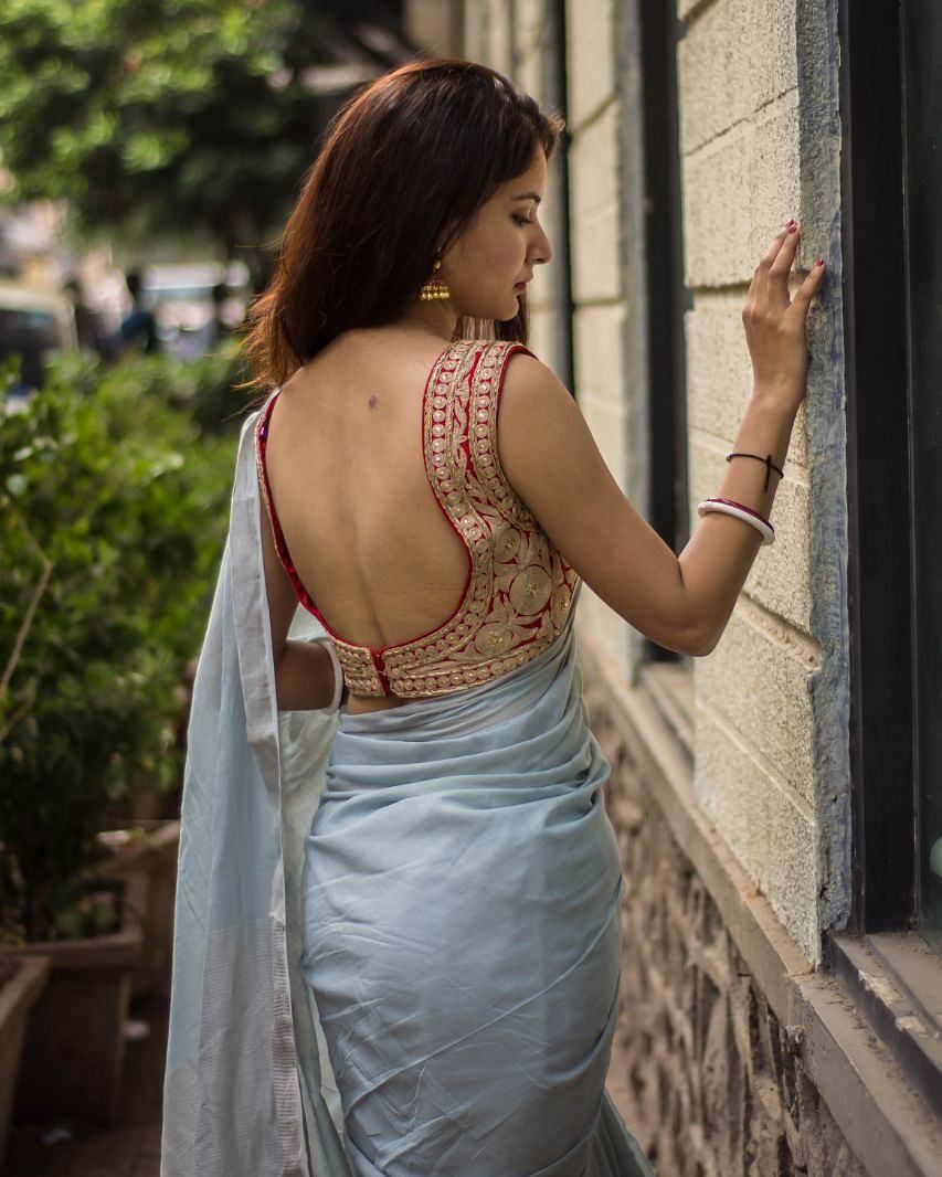 Janhvi Kapoor Looks An Absolute Diva In A Backless Dress