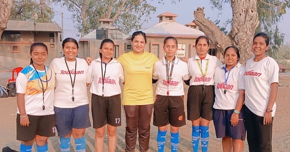 disha malhotra julka football coach