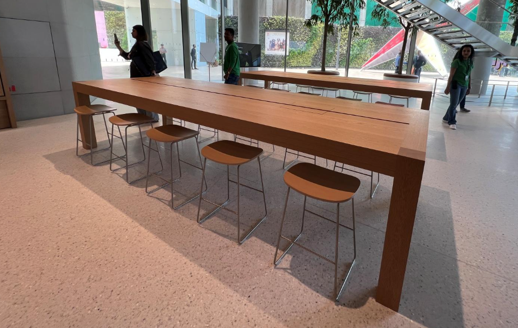 Apple BKC Store Features