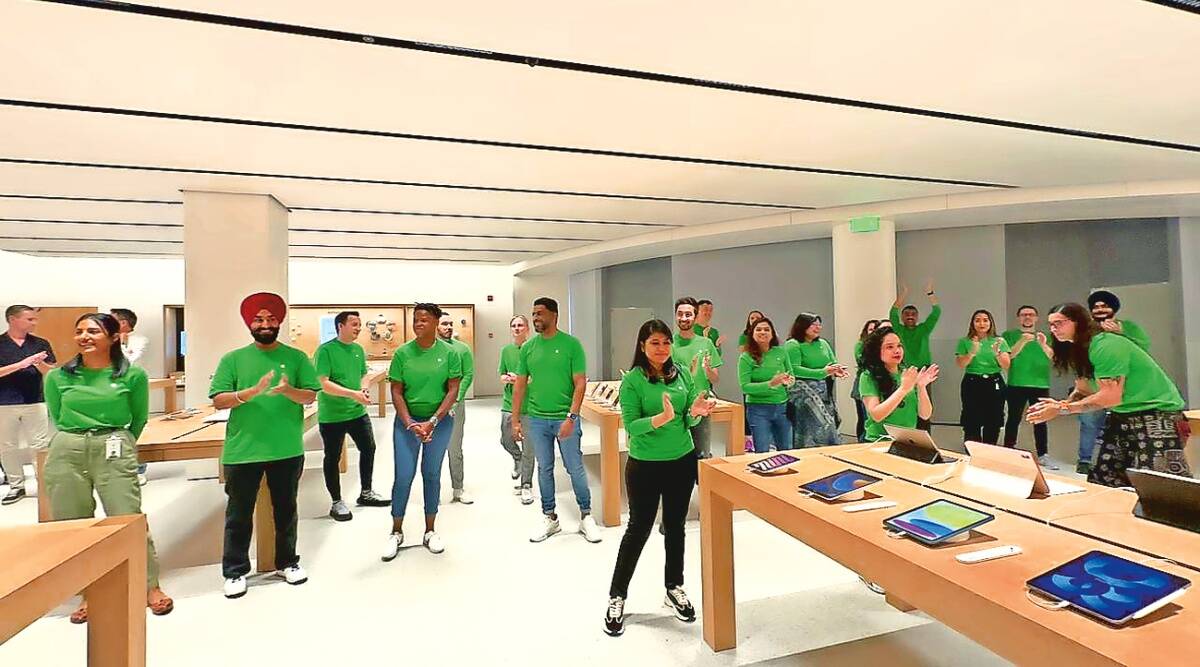   Apple Stores Employees Salary 