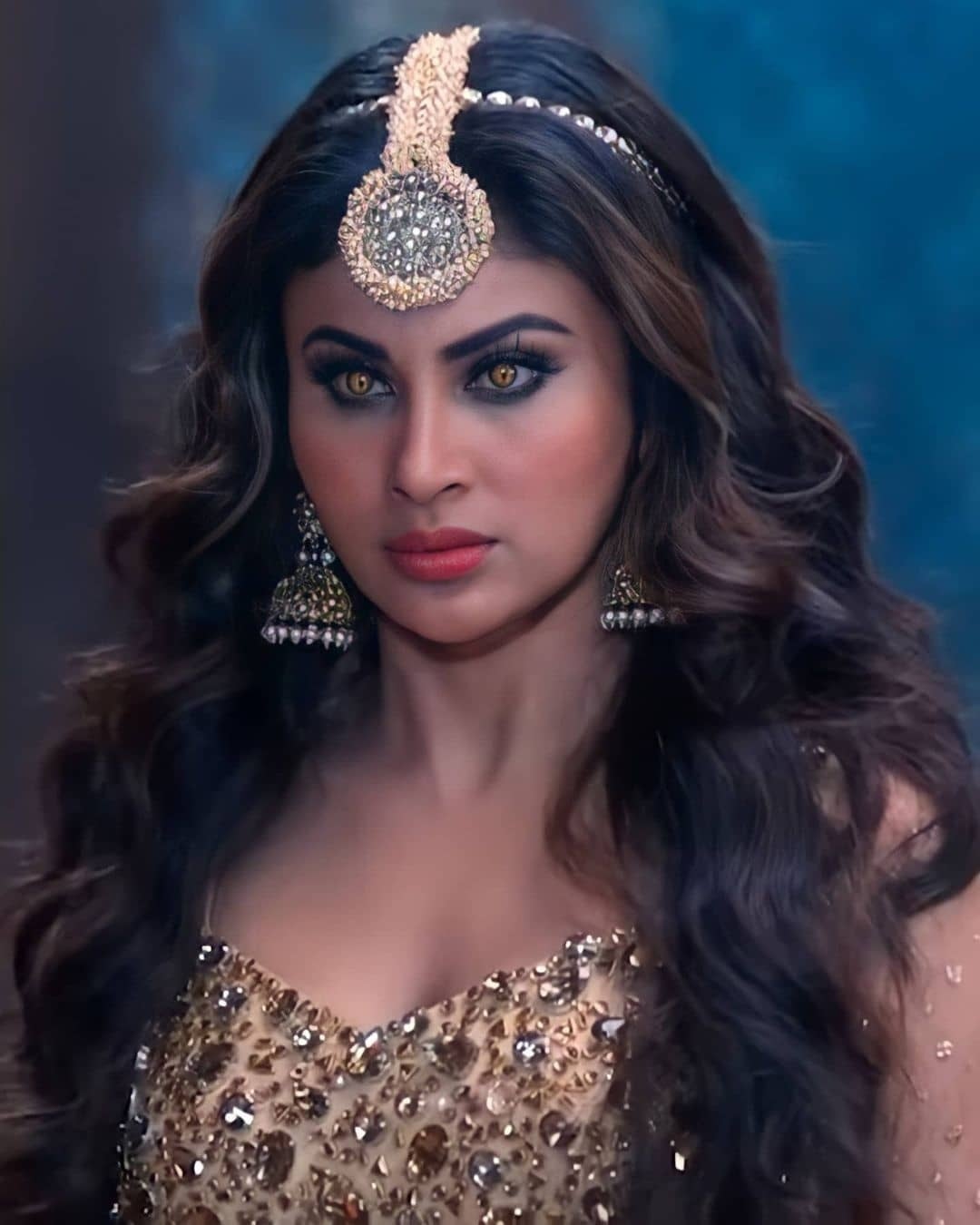 Mouni Roy