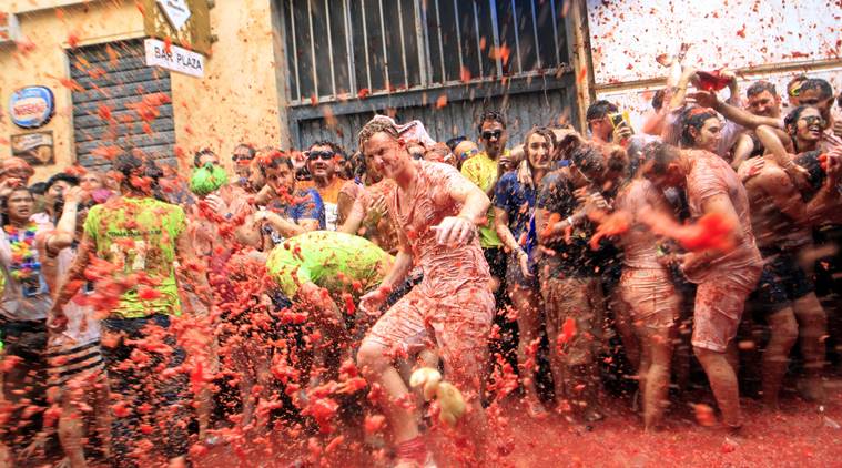 zindagi na milegi dobara la tomatina