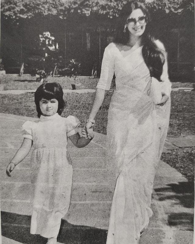 twinkle khanna childhood