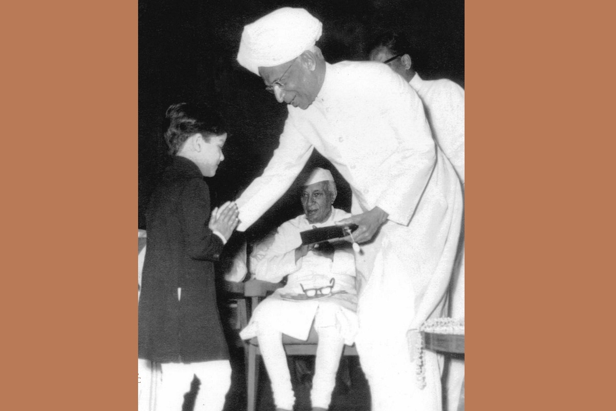 Nehru and Sachin Pilgaonkar