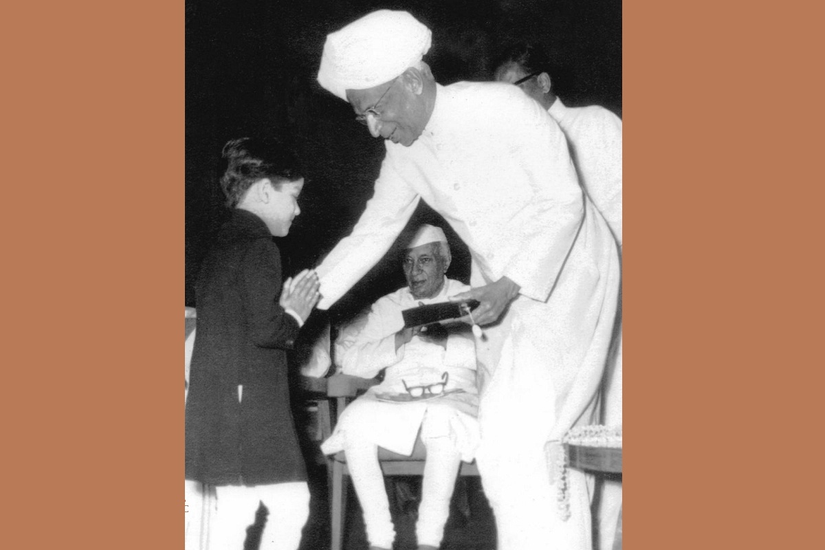 Nehru and Sachin Pilgaonkar