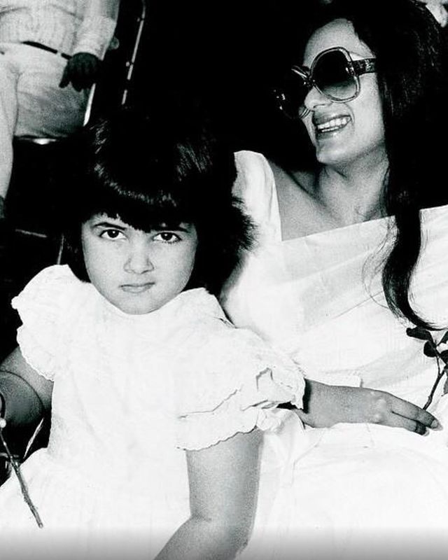 twinkle khanna childhood